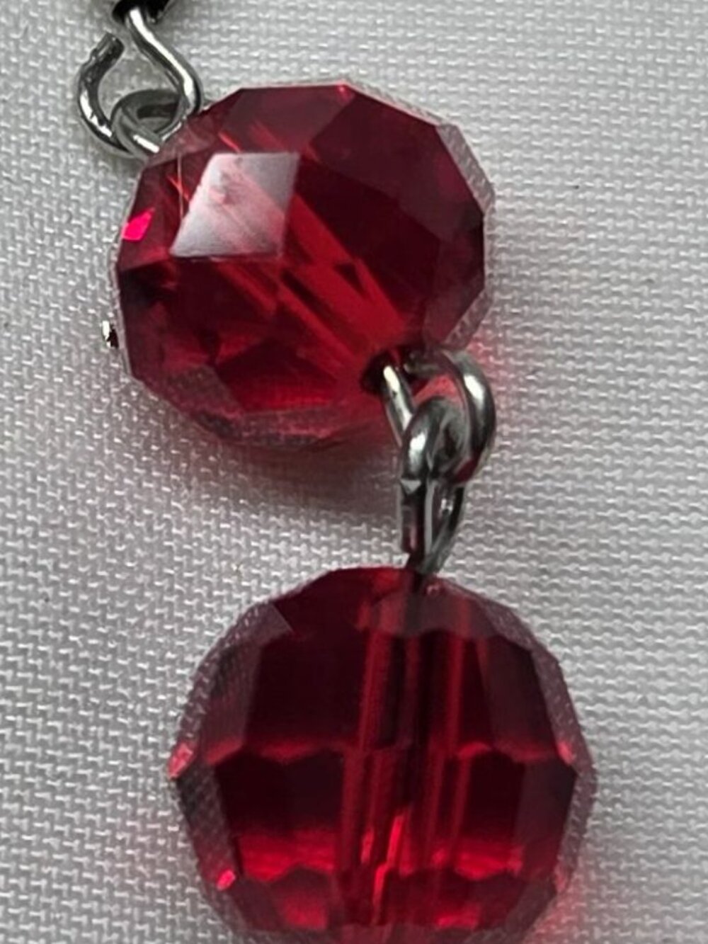 Ruby red earrings - Picture 2 of 3